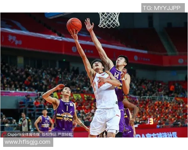 北京北控与新疆队员激战正酣谁能在赛场上笑到最后 北京北控与新疆队员激战正酣谁能在赛场上笑到最后