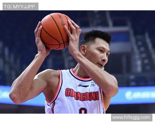 易建联：从篮球场的传奇到生活中的榜样，见证中国篮球的辉煌与挑战