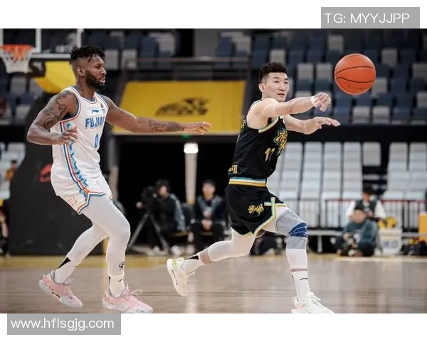 CBA八一对阵福建精彩对决全程360直播不容错过